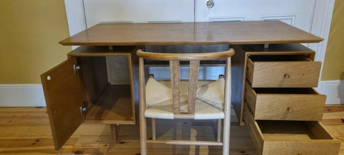 Mid- century style wood desk - Image 4