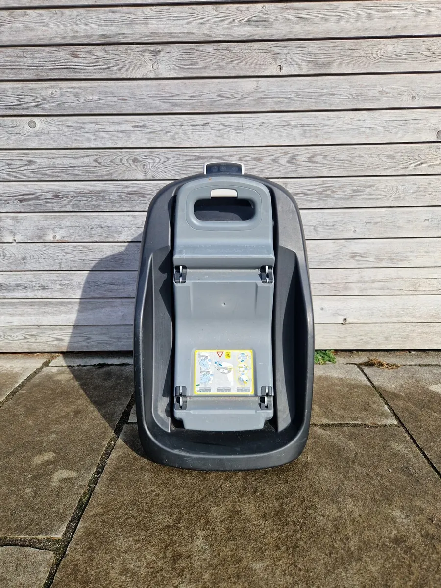 Maxi cosi Car seat base - Image 1