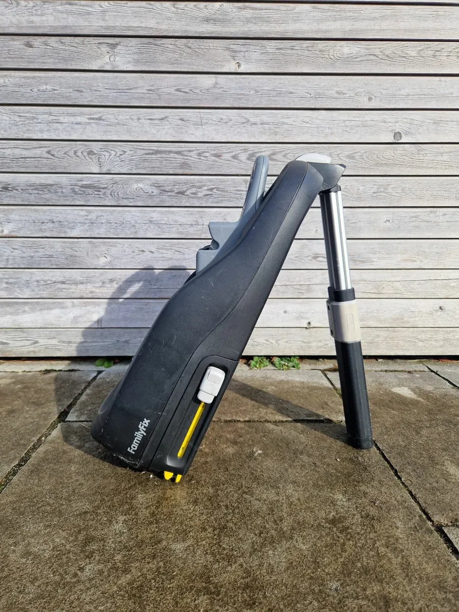 Maxi cosi Car seat base - Image 2