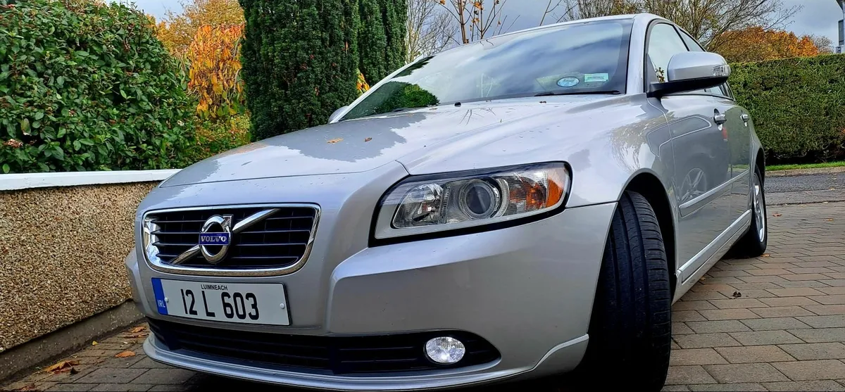 Volvo S40 2012 Metallic Silver. - Image 1