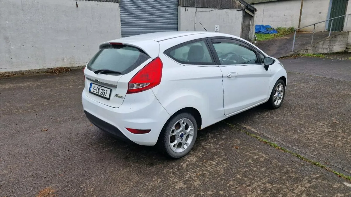 Ford fiesta - Image 4