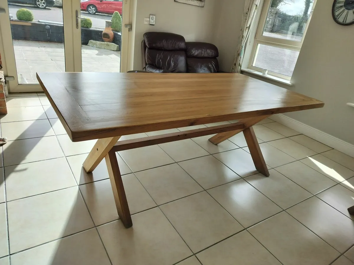 Solid oak dining table - Image 4