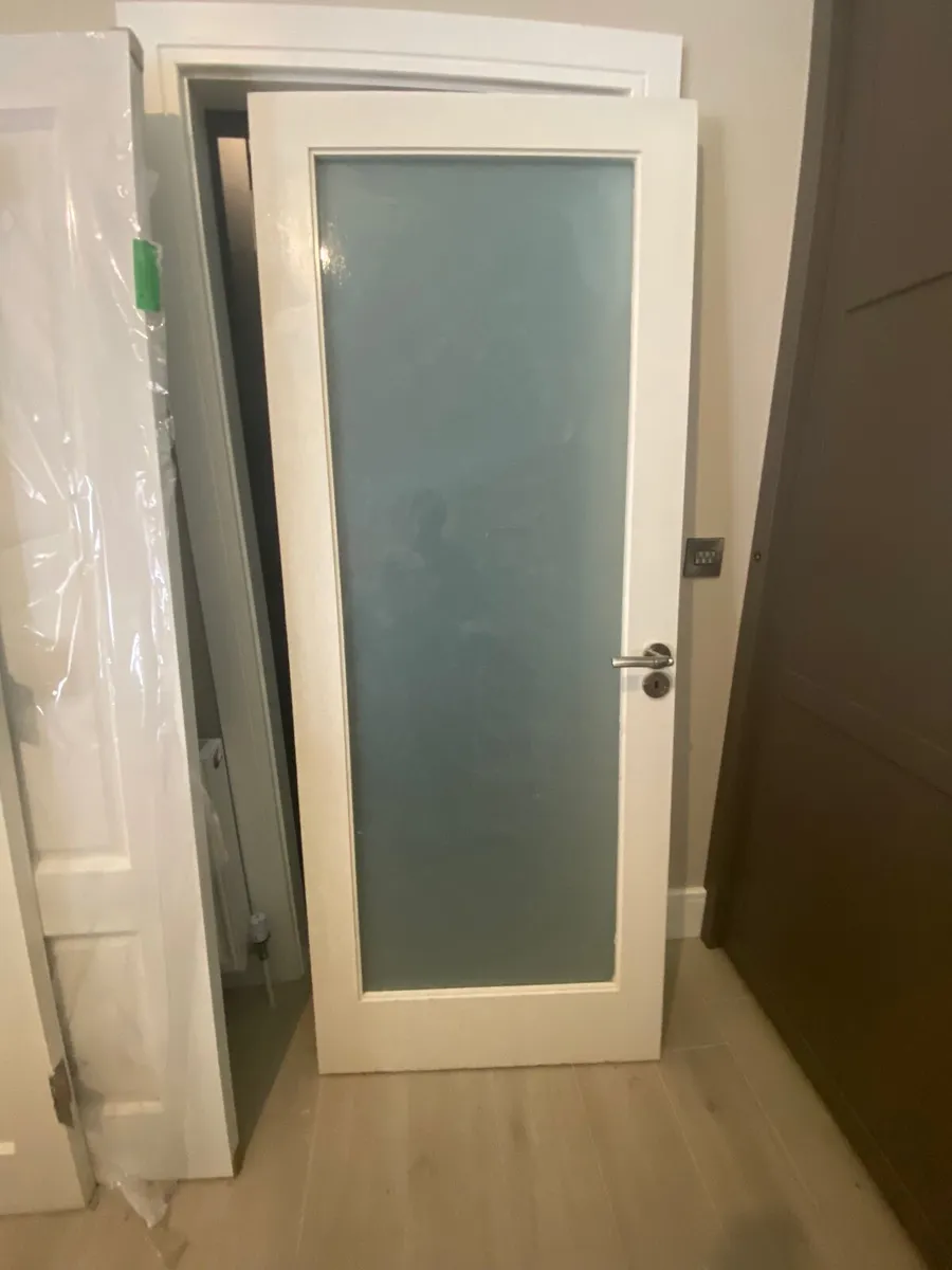 5 Doors for sale ! - Image 1