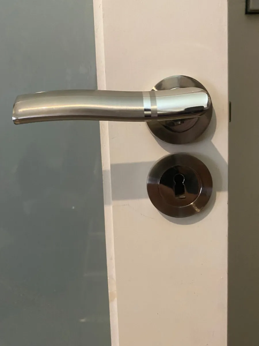 5 Doors for sale ! - Image 3
