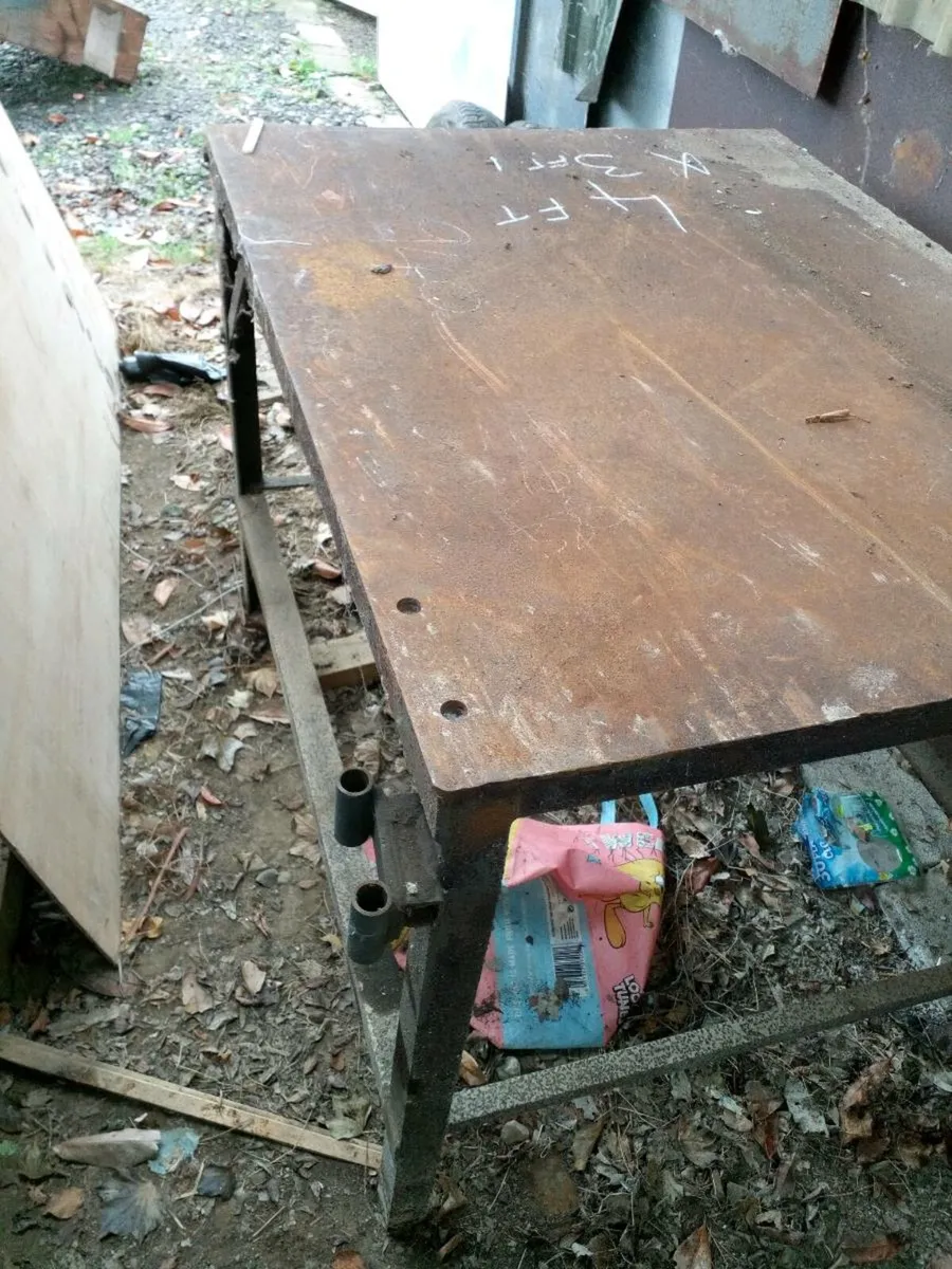 Steel table - Image 1