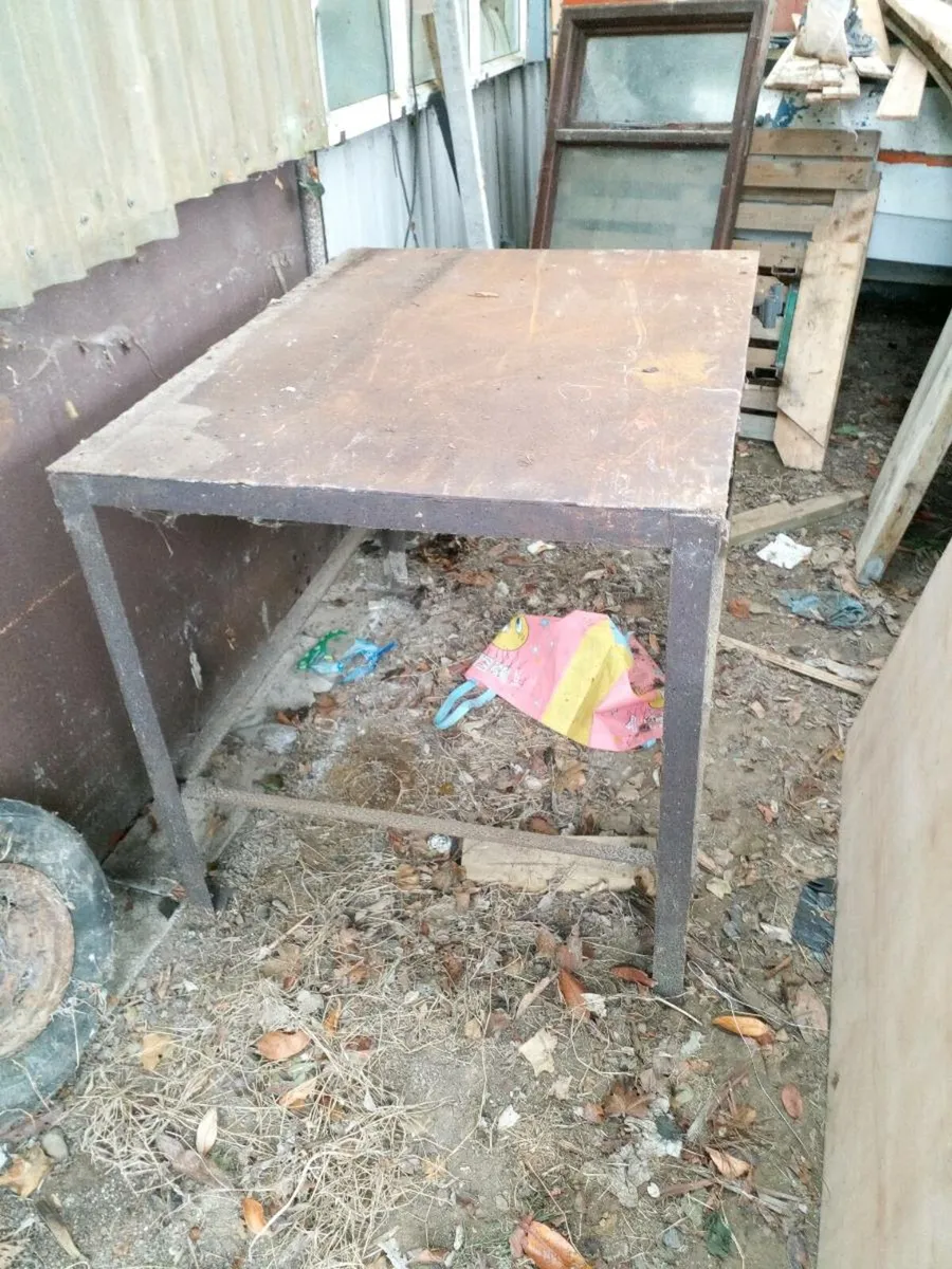 Steel table - Image 3