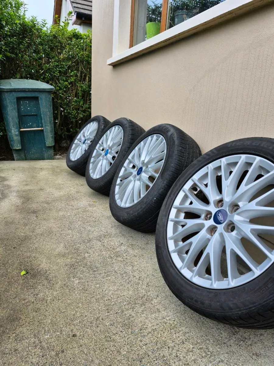 Ford Focus 17" Alloys - Image 1