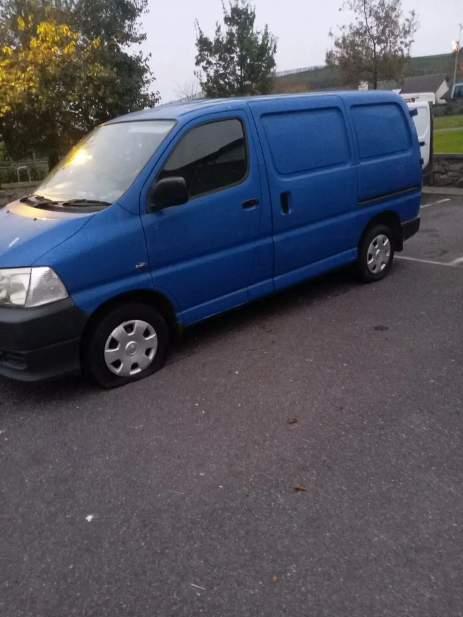 2011 Toyota hiace  price in add - Image 2