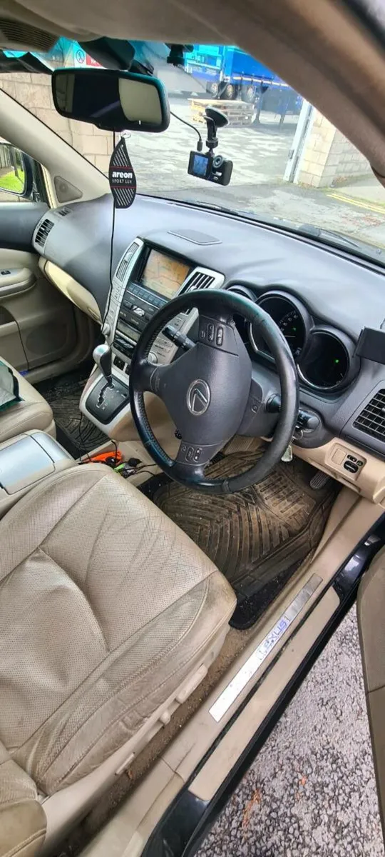 Car - Image 2
