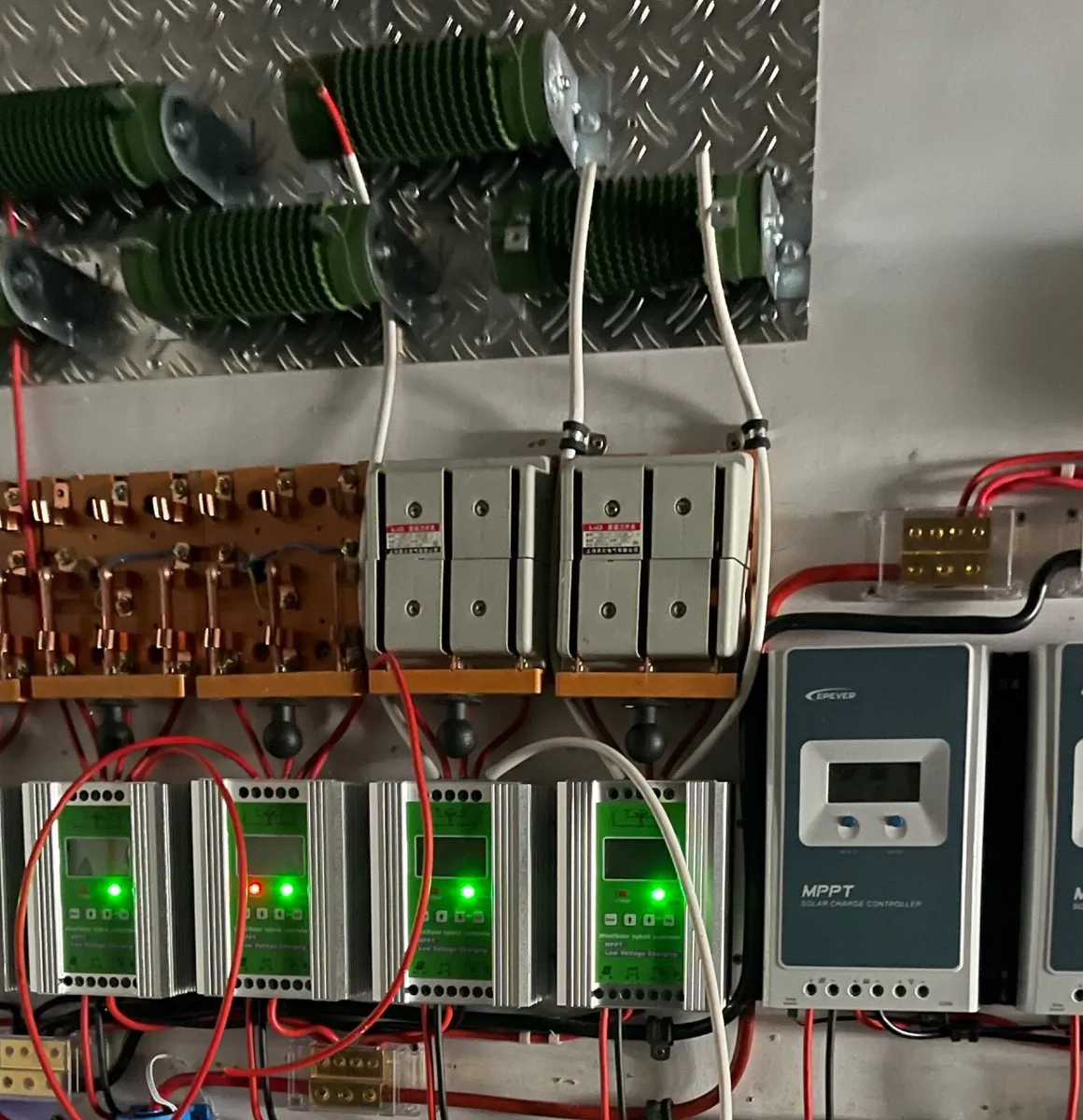 Solar batteries and equipment, as New - Image 4