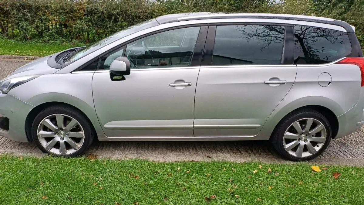 Peugeot 5008 7str new nct, low klms - Image 3