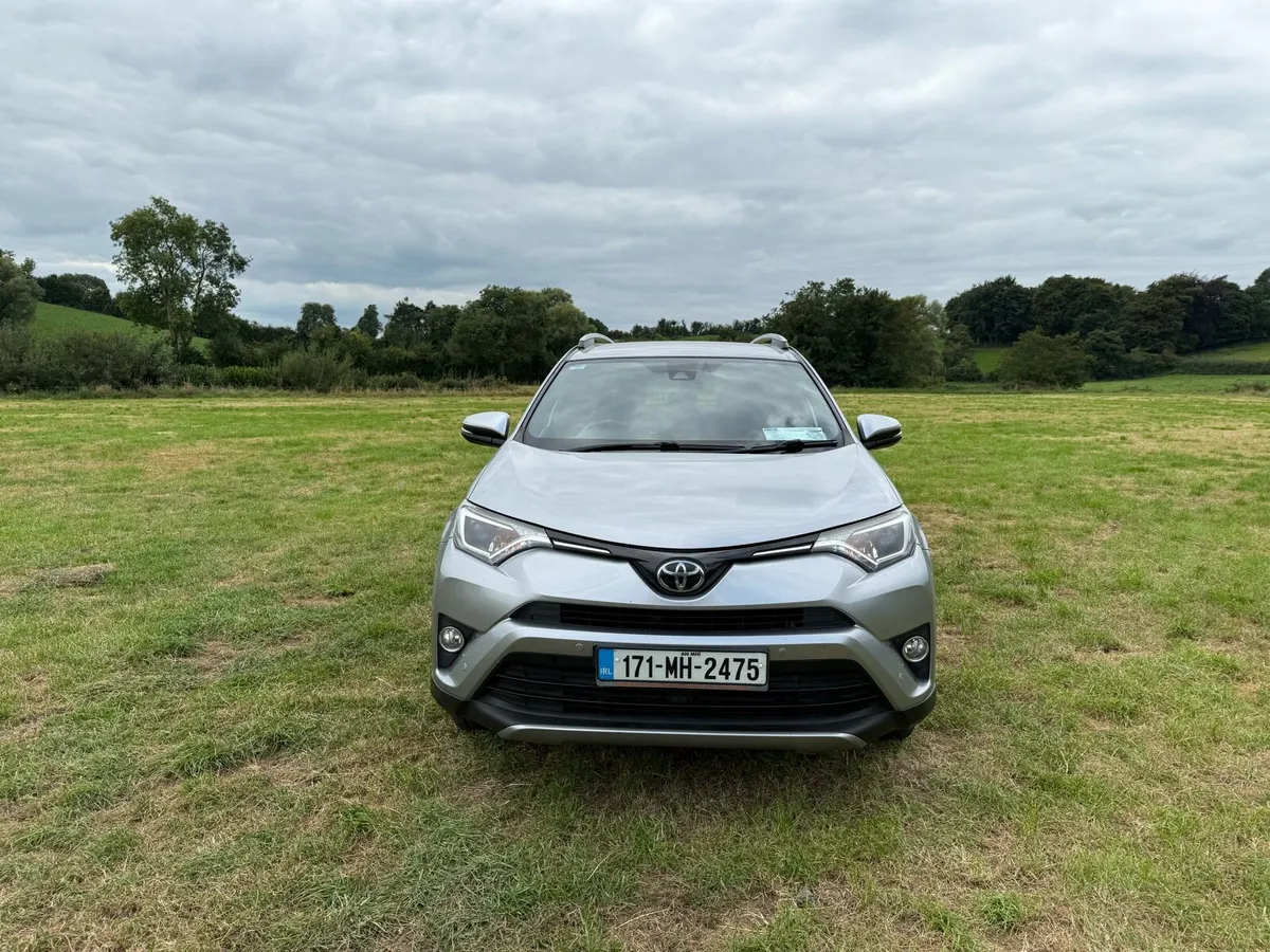 2017 Toyota RAV4 Sol model immaculate car - Image 3