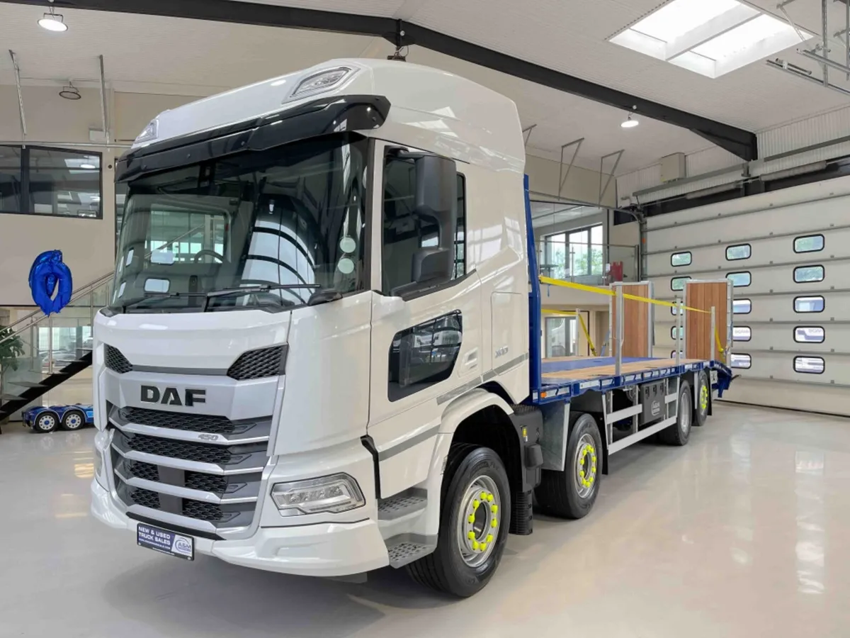 2025 DAF XD 450 BEAVERTAIL 32 TONNE 8X2 - Image 3