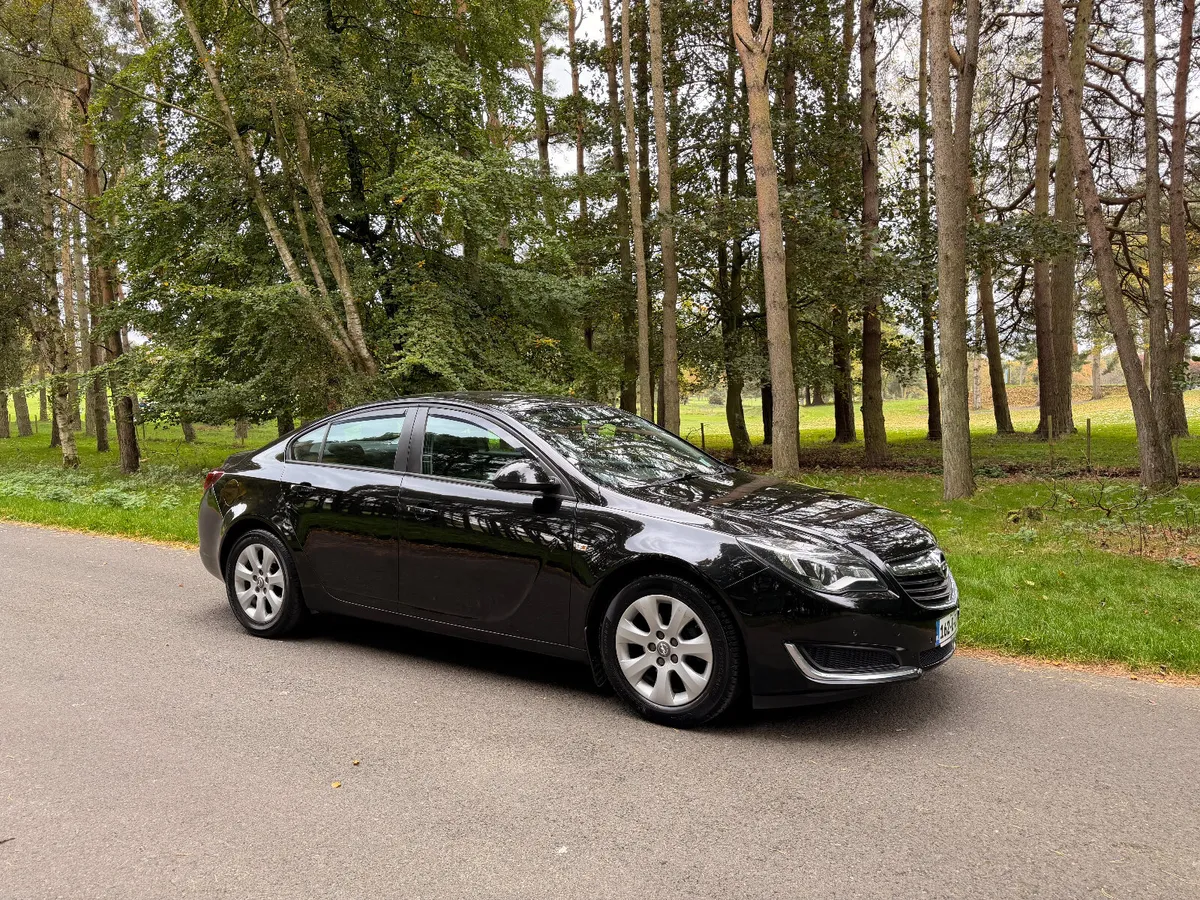Opel Insignia 2016 Diesel - Image 1