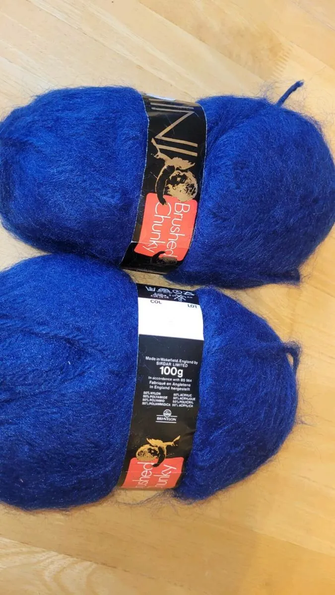 Navy yarn wool - Image 3