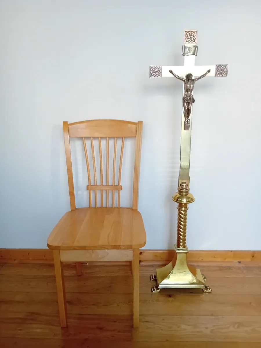 Tall brass crucifix - Image 3
