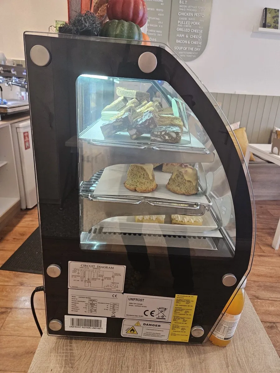 UniFrost RD700 Display Fridge - Collection only - Image 1