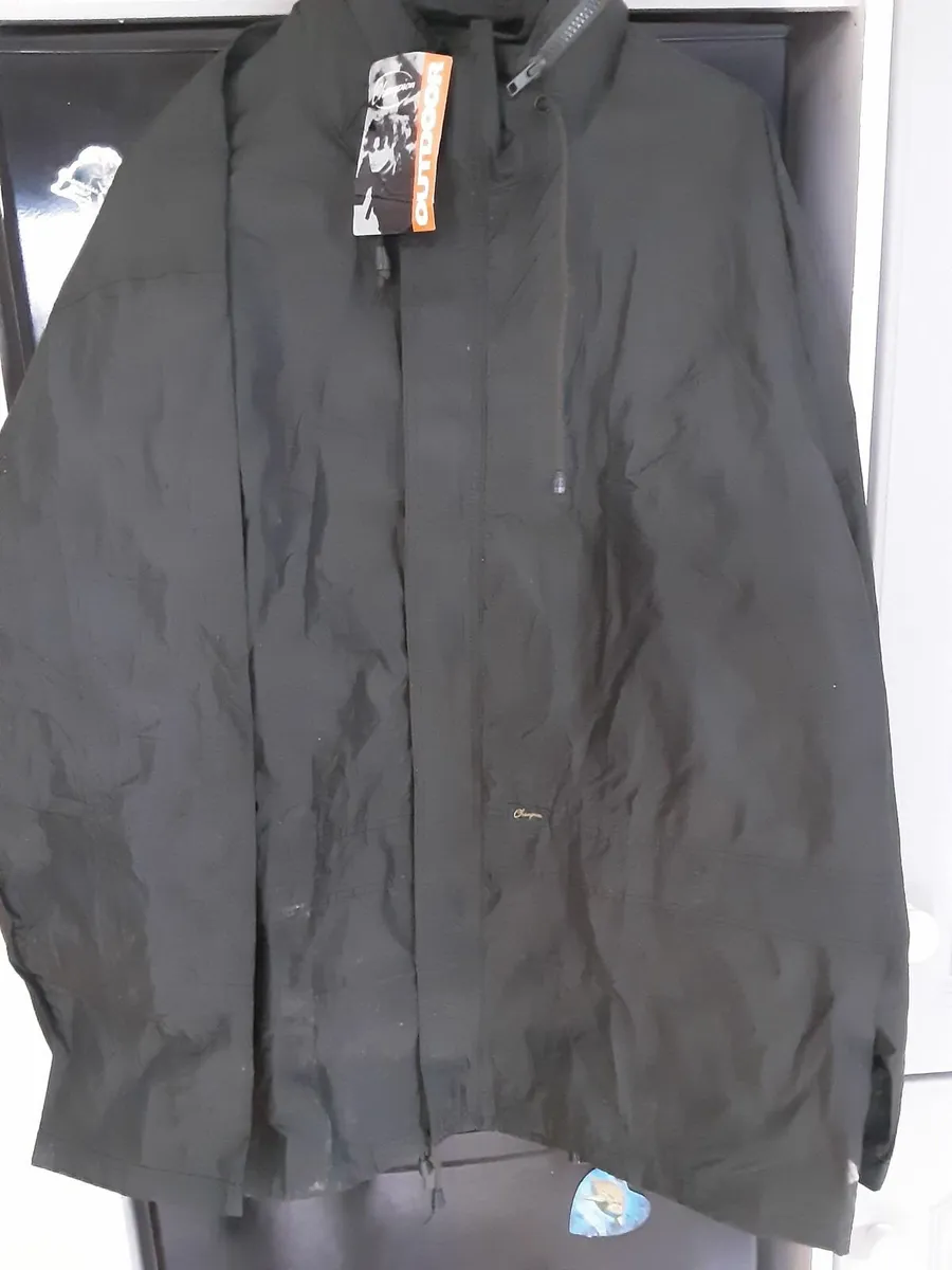 Hunting and fishing gear for sale as one lot  open - Image 3