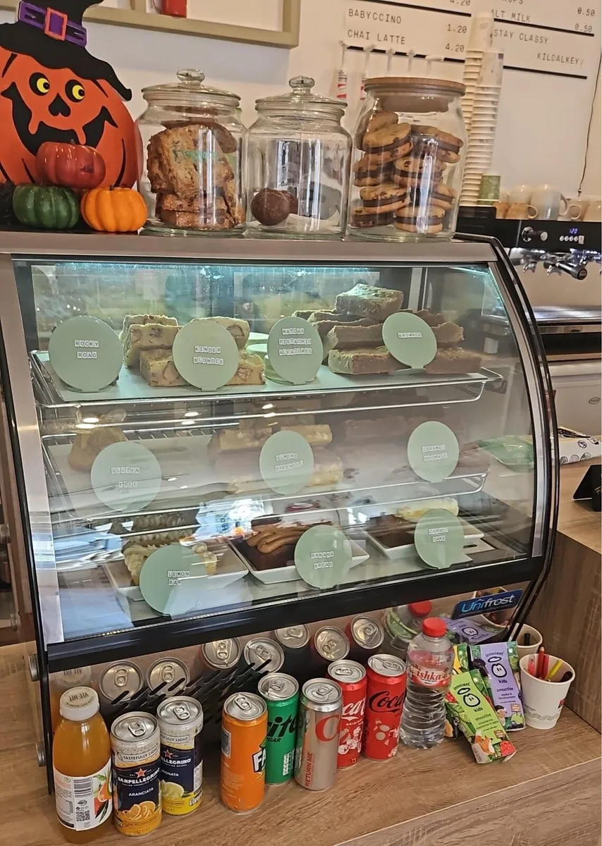 UniFrost RD700 Display Fridge - Collection only - Image 4