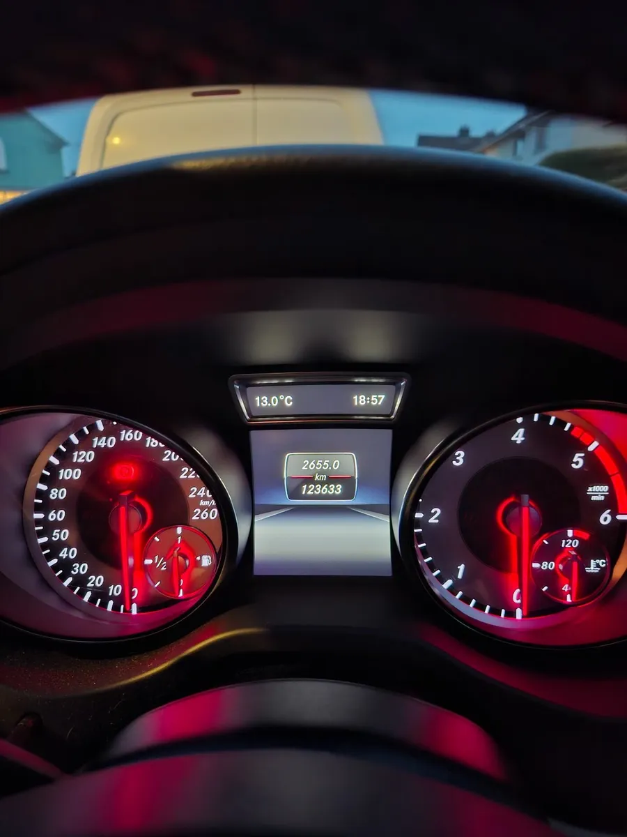 Mercedes-Benz CLA 2015 - Image 2