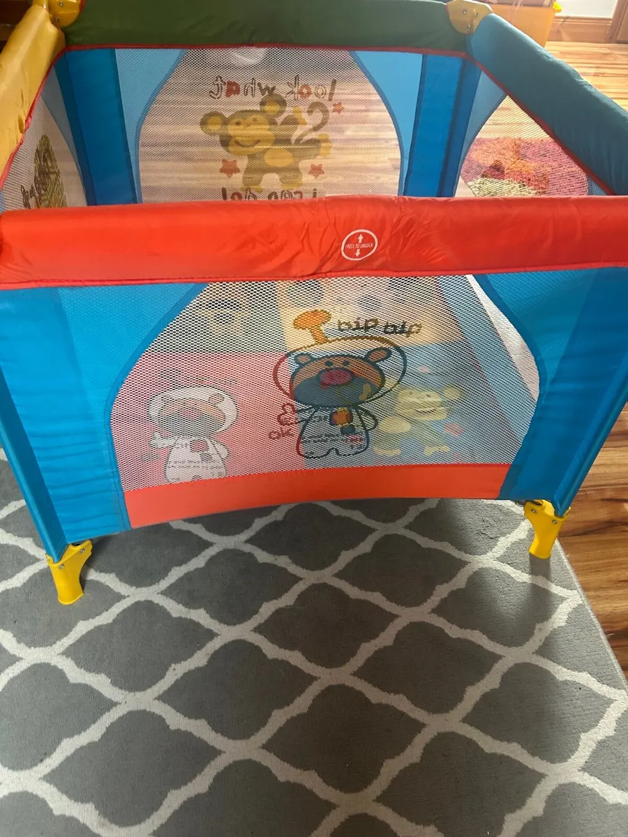 Travel cot - Image 2