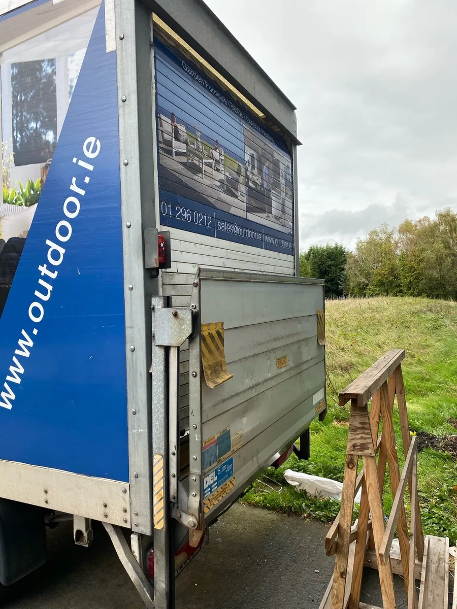 Mercedes Sprinter box tail lift - Image 3