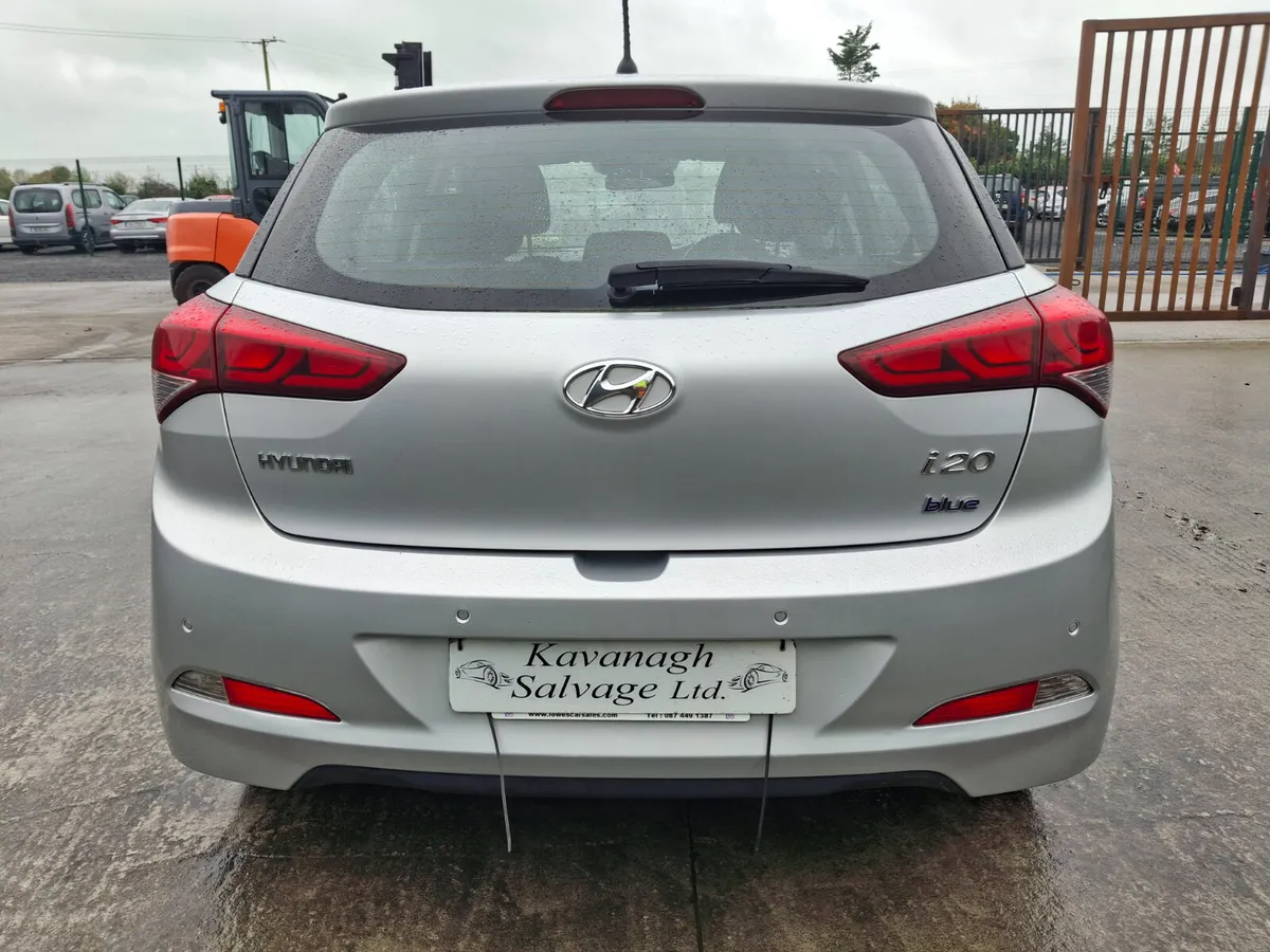 152 Hyundai i20 Deluxe 1.3 Petrol - Image 4