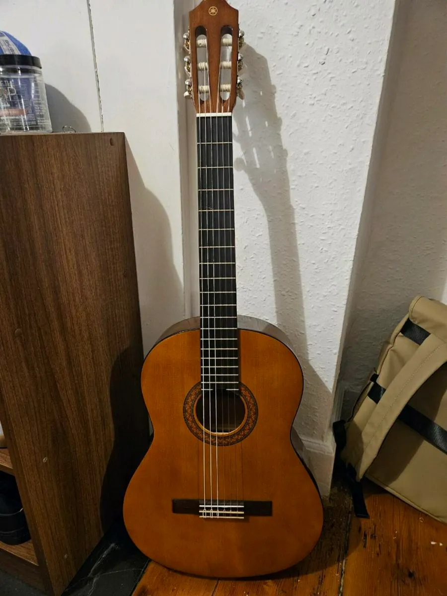 Acoustic guitar Yamaha C40 - Image 1