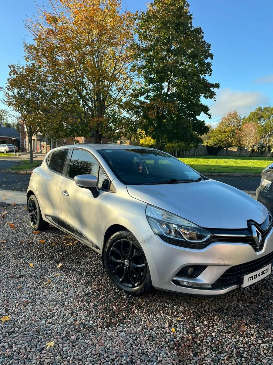 2017 Renault Clio Dynamique 1.1l - Image 2