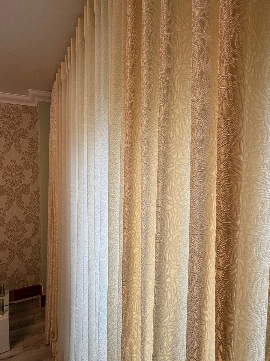 Curtains - Image 3