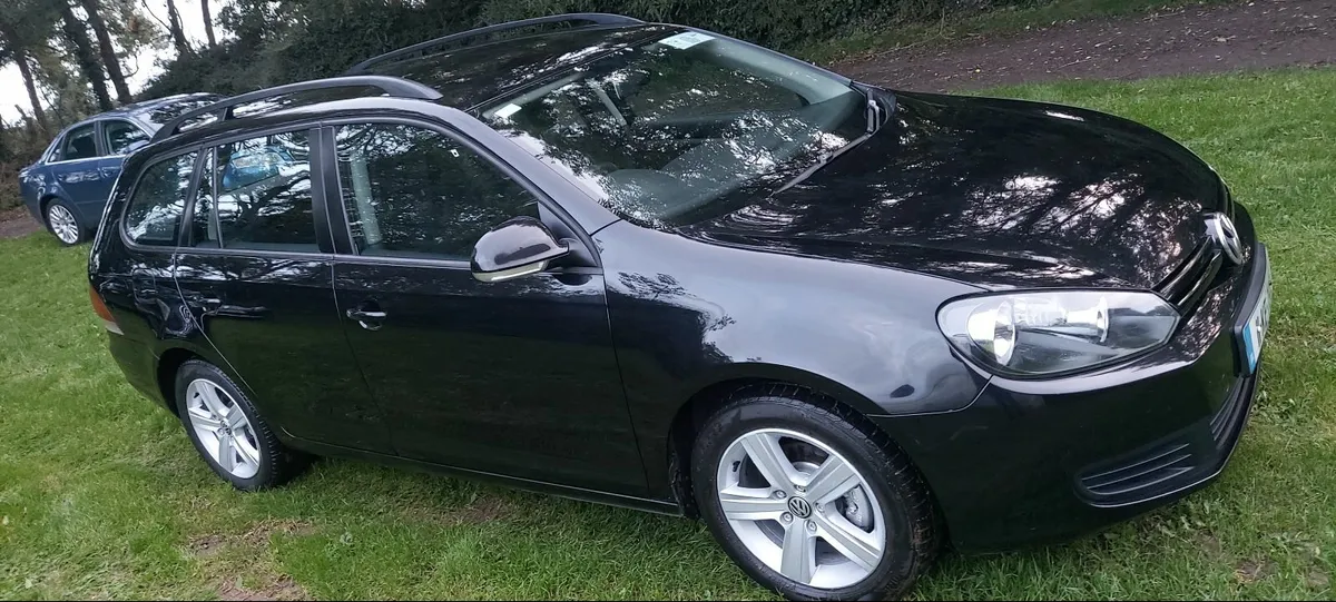 Volkswagen Golf 2011 - Image 1