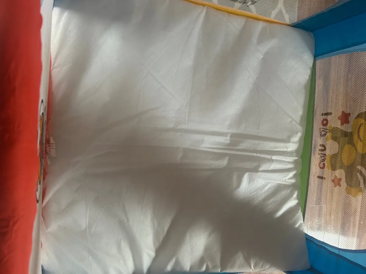 Travel cot - Image 3