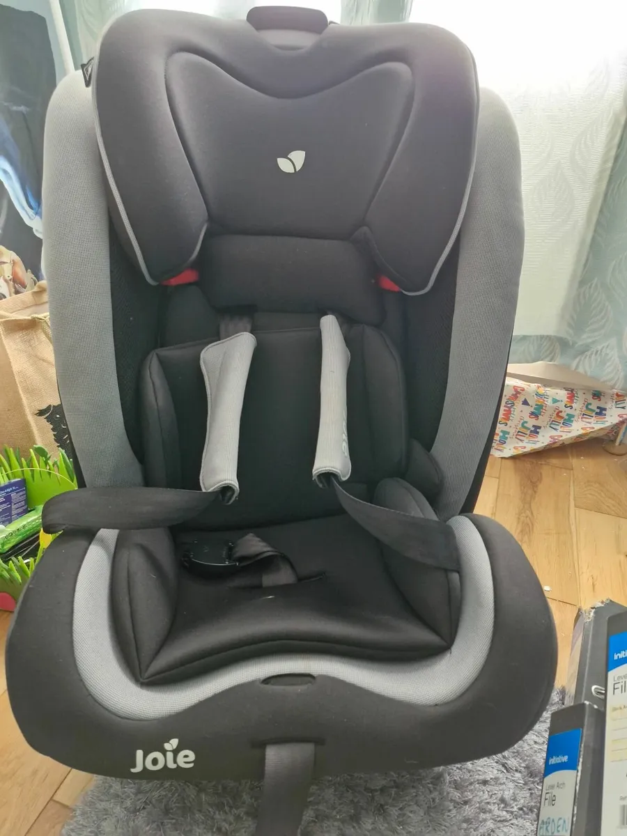 Childs car seat - Image 1