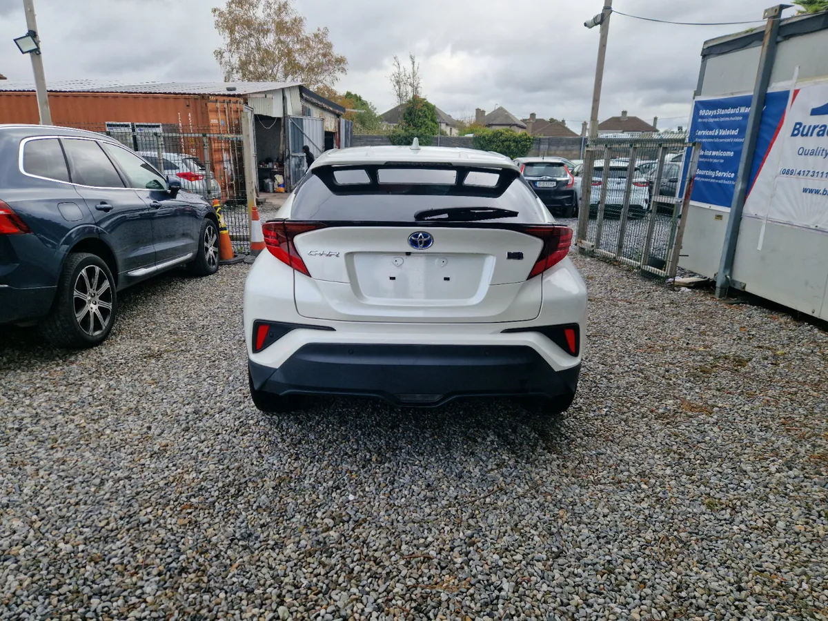 2018 Toyota C-HR G LED EDITION - Image 4