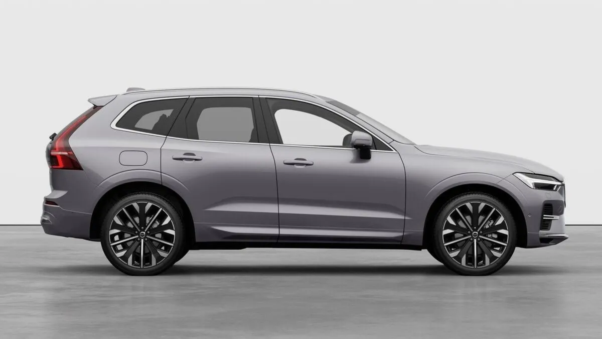 Volvo XC60 Xc60 Ultra in Aurora Silver - Image 4