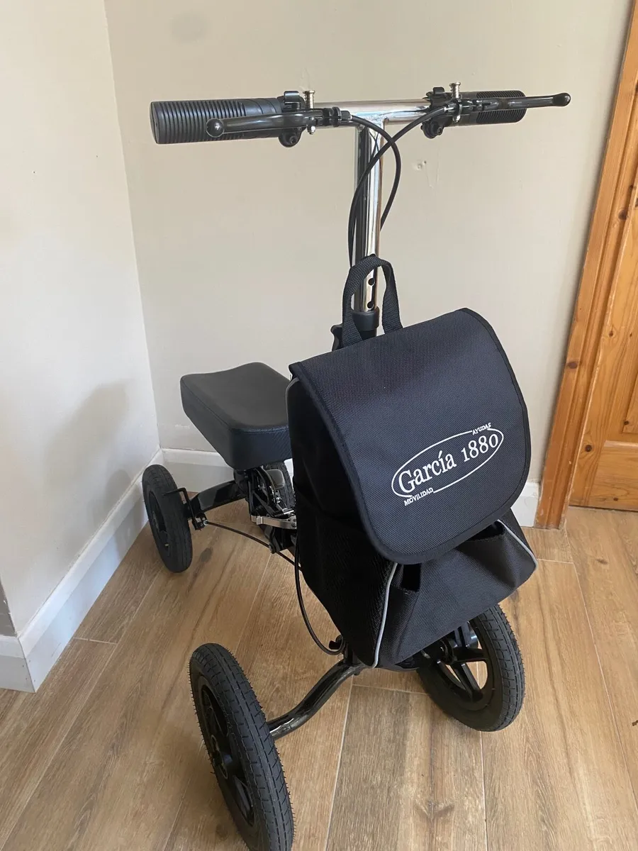 Deluxe Knee scooter with pumped wheels - Image 4