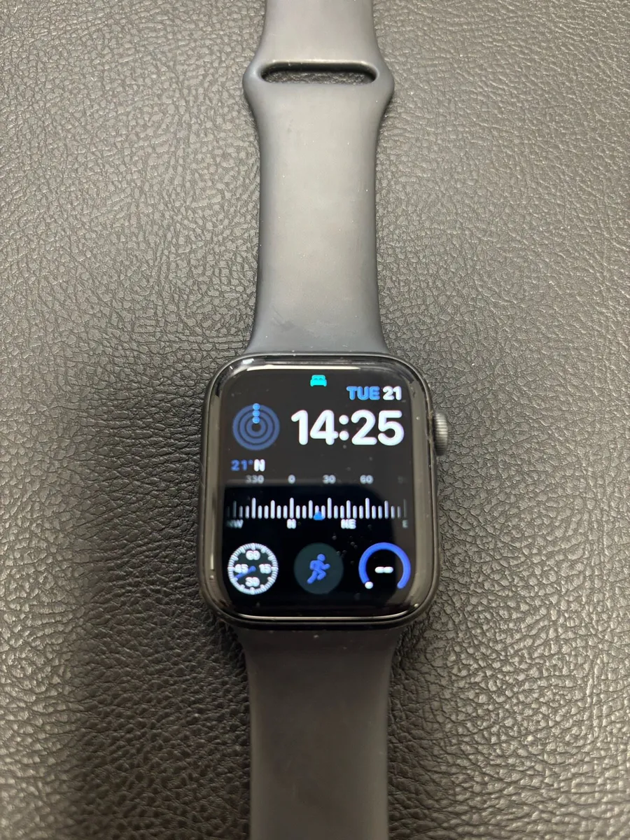Apple Watch SE 1st Gen 44mm - Image 1