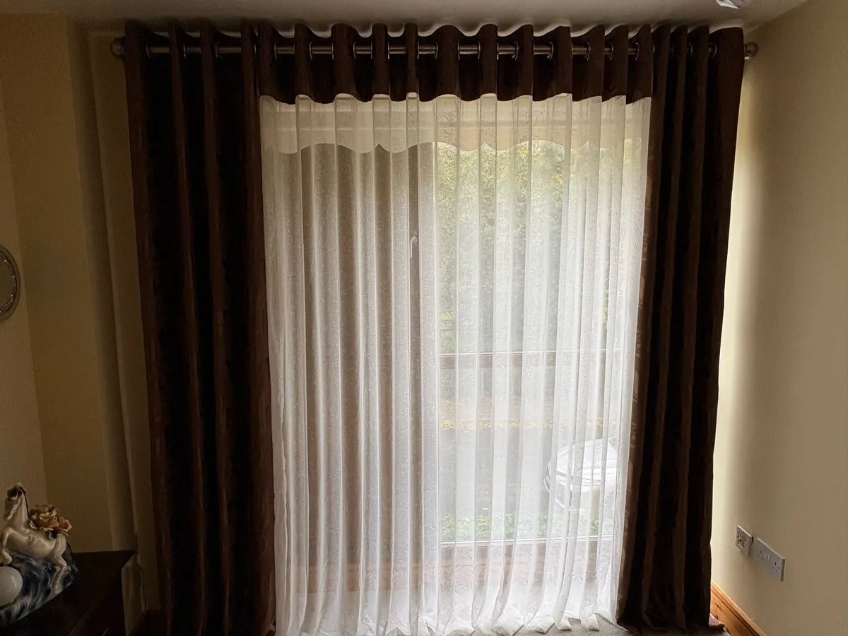 Curtains - Image 2