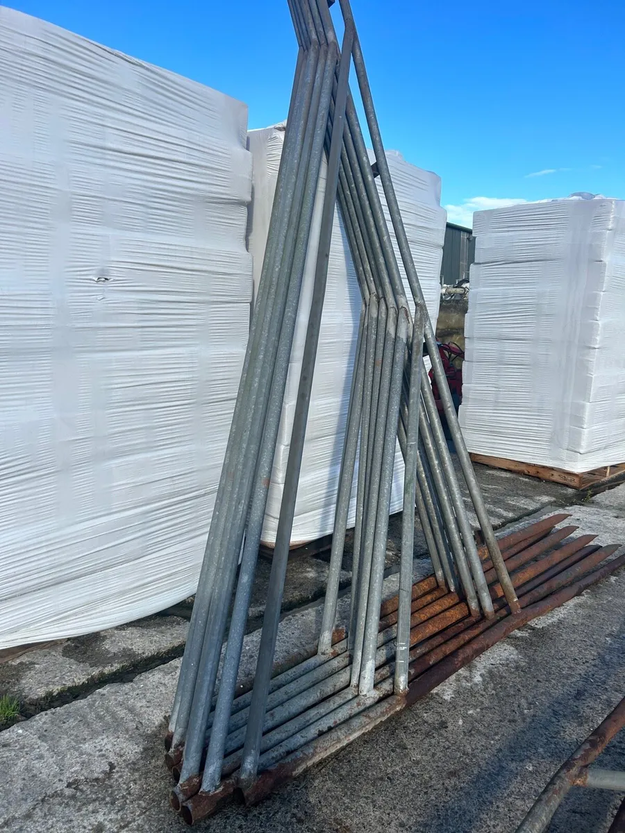 Silage Barrier Uprights - Image 1