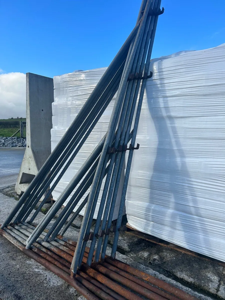 Silage Barrier Uprights - Image 2