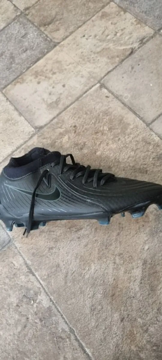 Football boots - Image 4