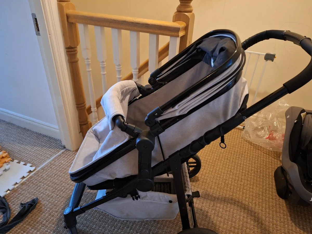 Buggy/pram/car seat - Image 2