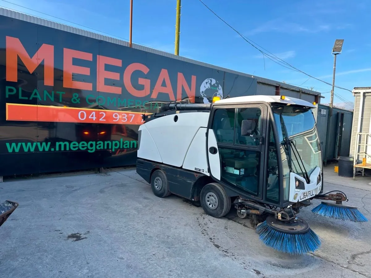 2014 JOHNSTON  CITY ROAD COMPACT SWEEPER - Image 4