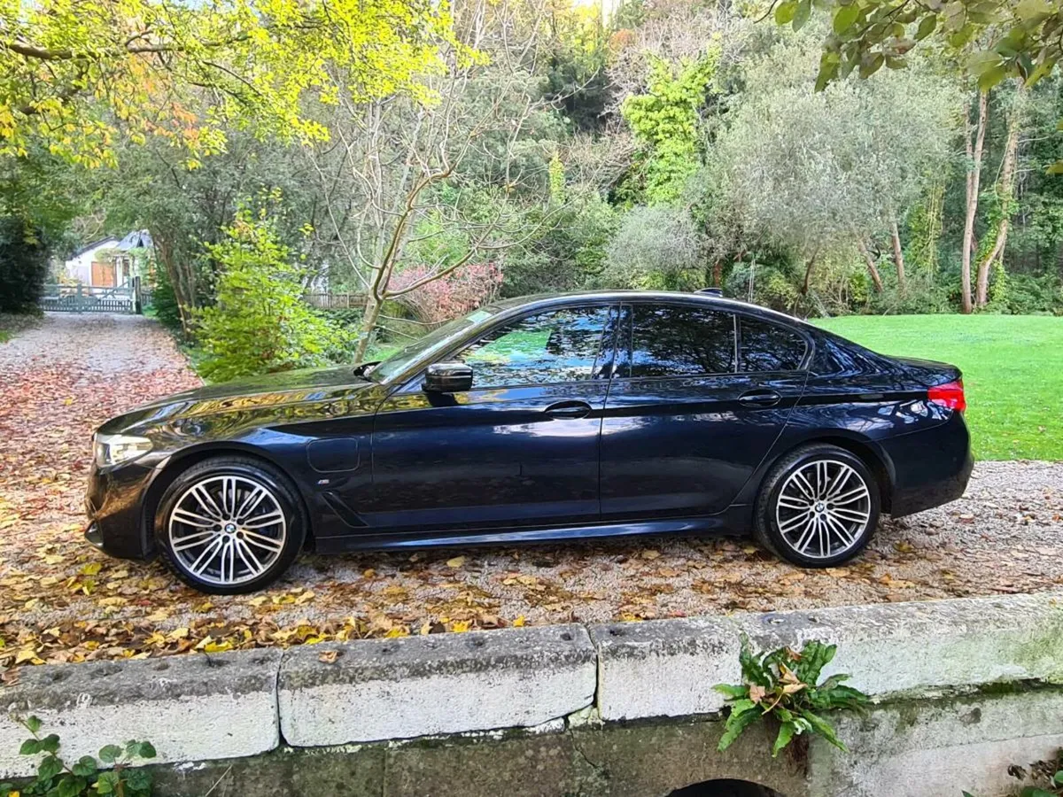 BMW 530e M-Sport Carbon Black Cream Leather - Image 4