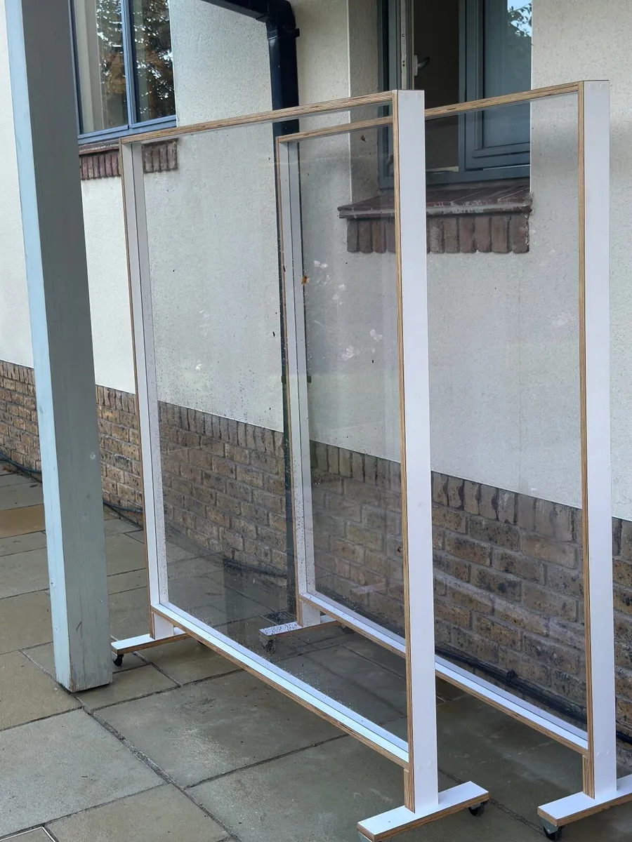 Screens - Image 1