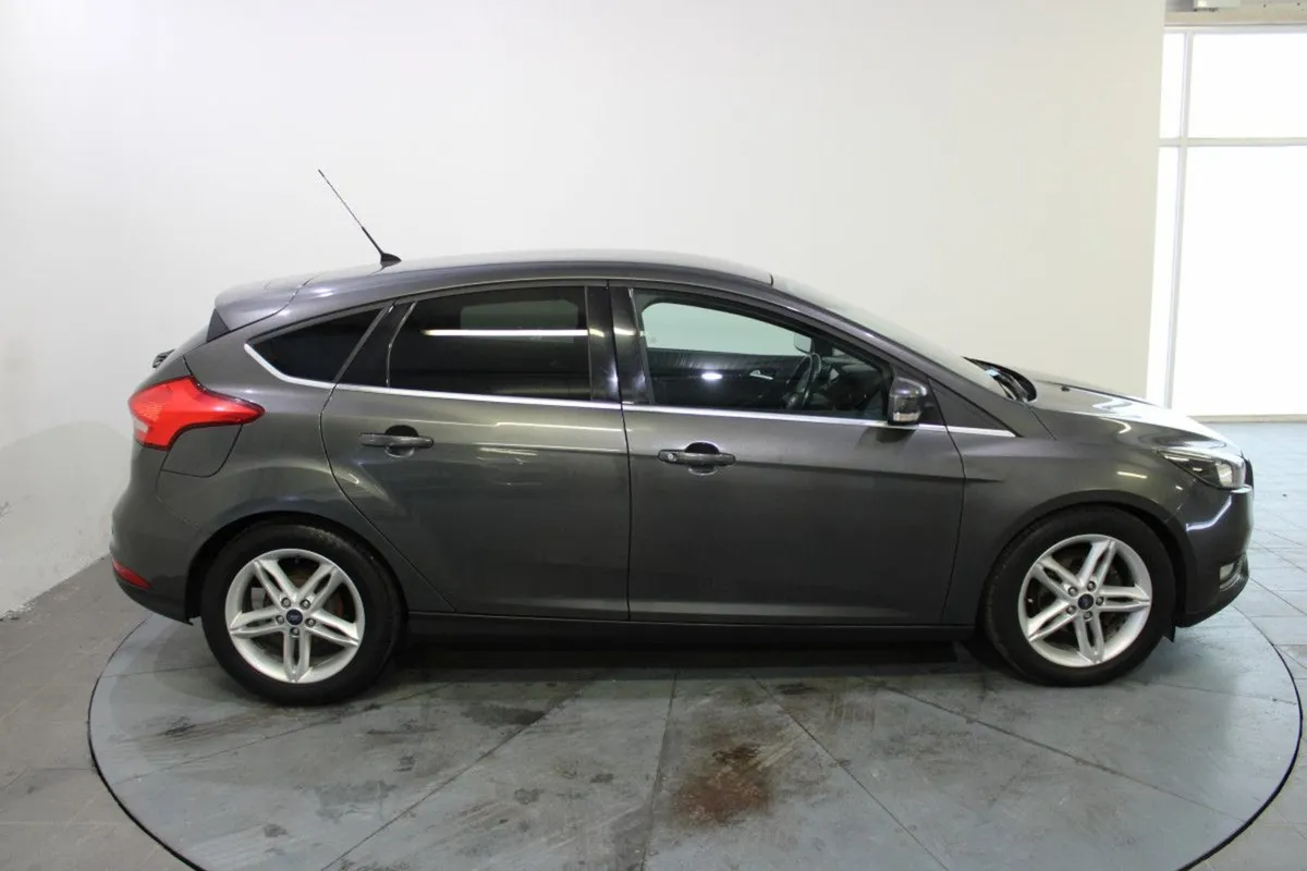 Ford Focus 1.5 Tdci Titanium 120HP - Image 3