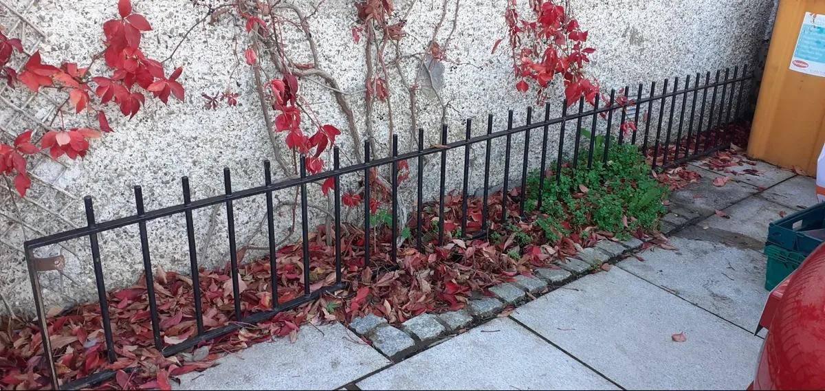 Metal Railing - over 3.5m long - Image 3