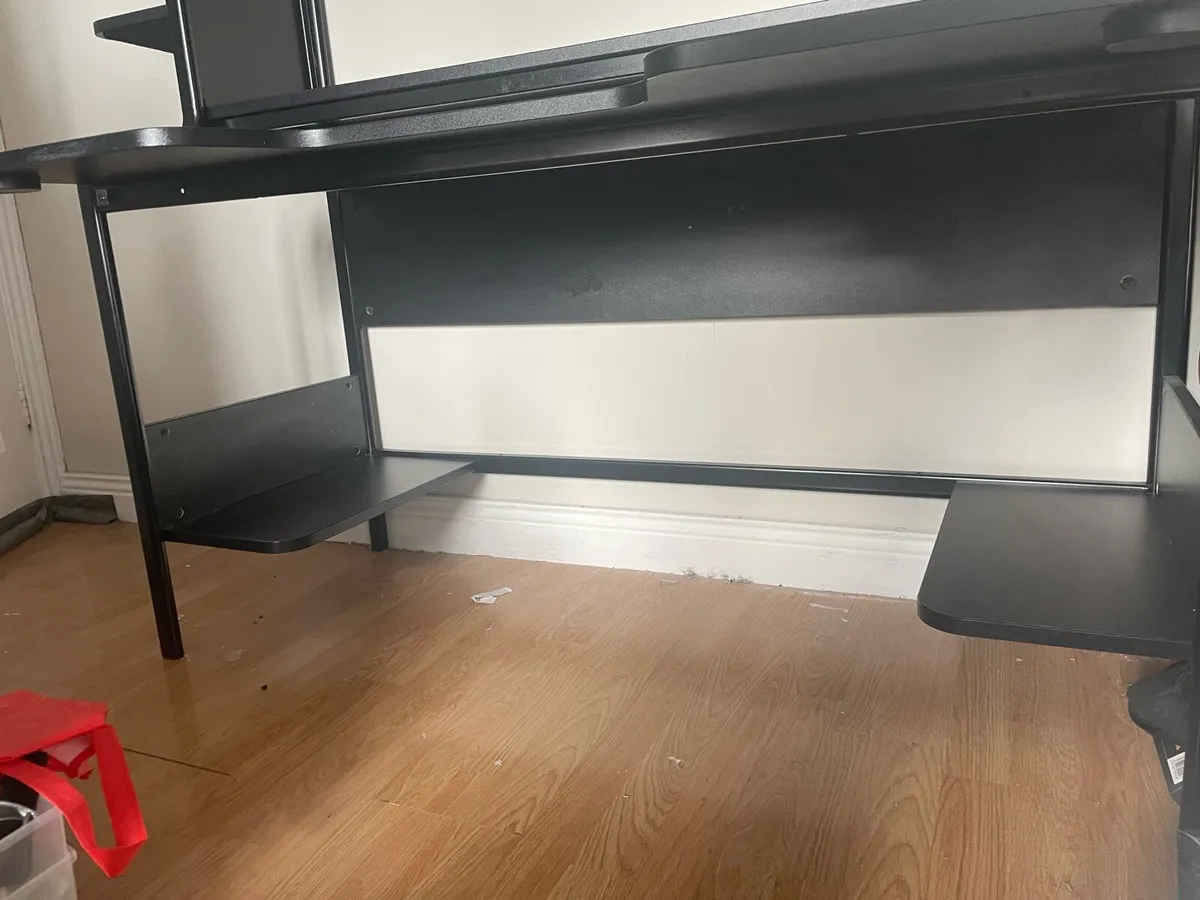 Gaming desk - Image 2