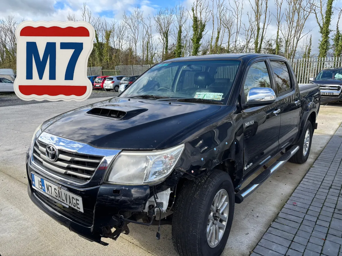15 Hilux Invincible 3.0 d4d Auto 150k miles Drives - Image 1