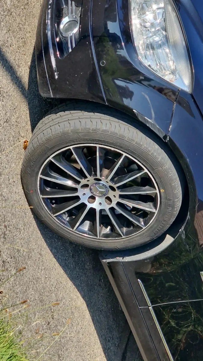 Mercedes c class (c220) - Image 2